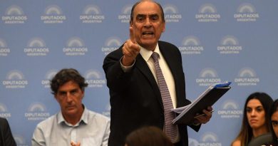 Papelón de Guillermo Francos: abandonó el debate en Diputados porque «tenía que ir a comer» (video)